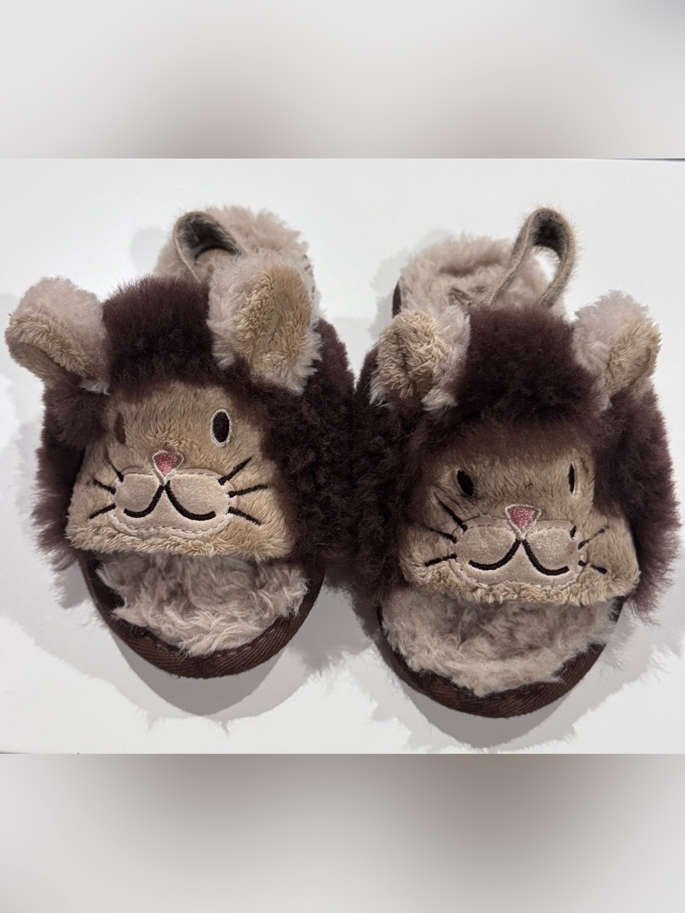 UGG Unisex-Child Toddler Fluff Yeah Slide Lion stuffie Slippers